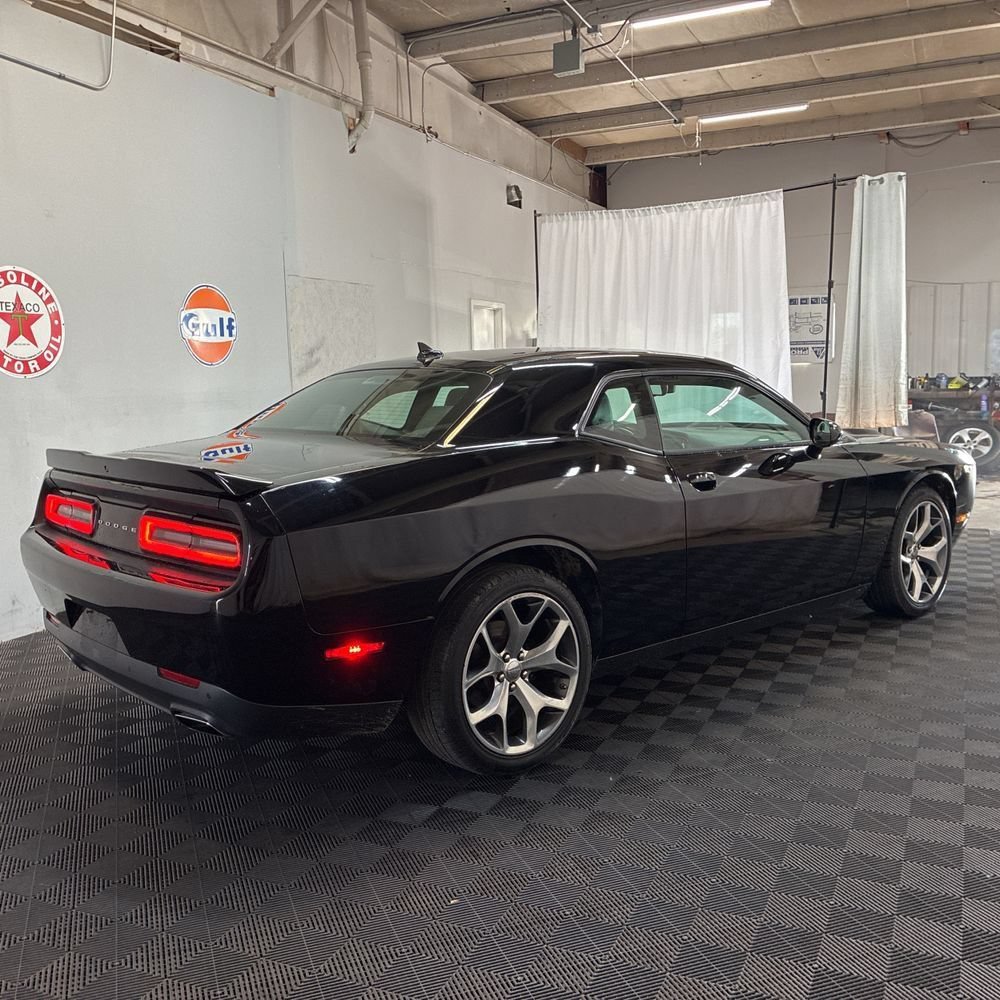 Used 2015 Dodge Challenger SXT Plus RWD image 3