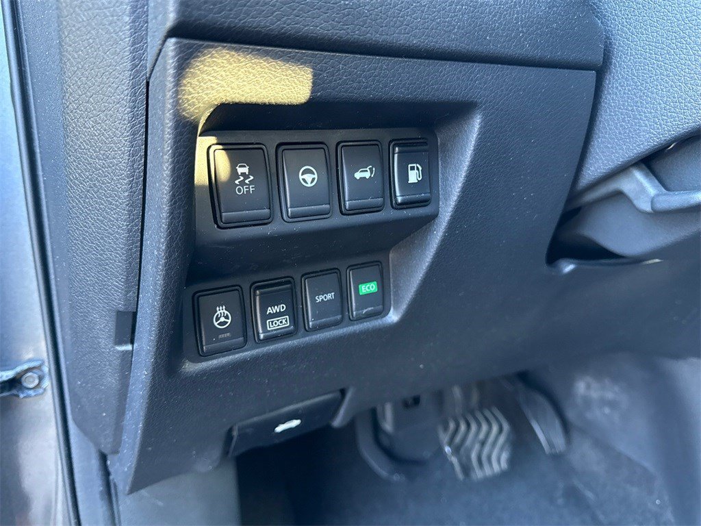 Used 2019 Nissan Rogue SL w/ Premium Package image 20