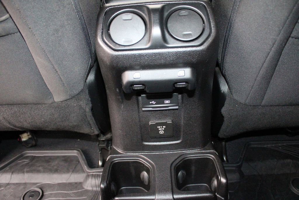 Used 2018 Jeep Wrangler Unlimited Sahara AWD/4WD image 49