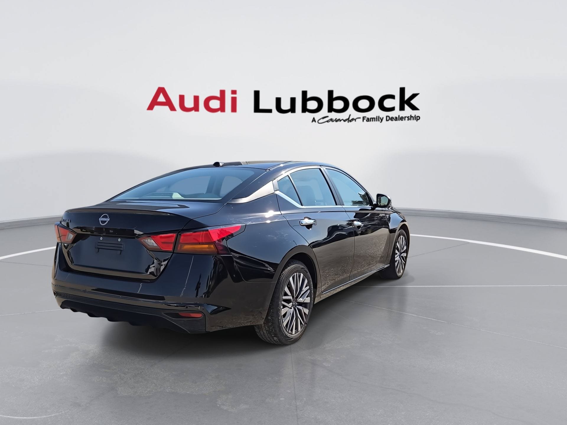 Used 2025 Nissan Altima 2.5 SV FWD image 8