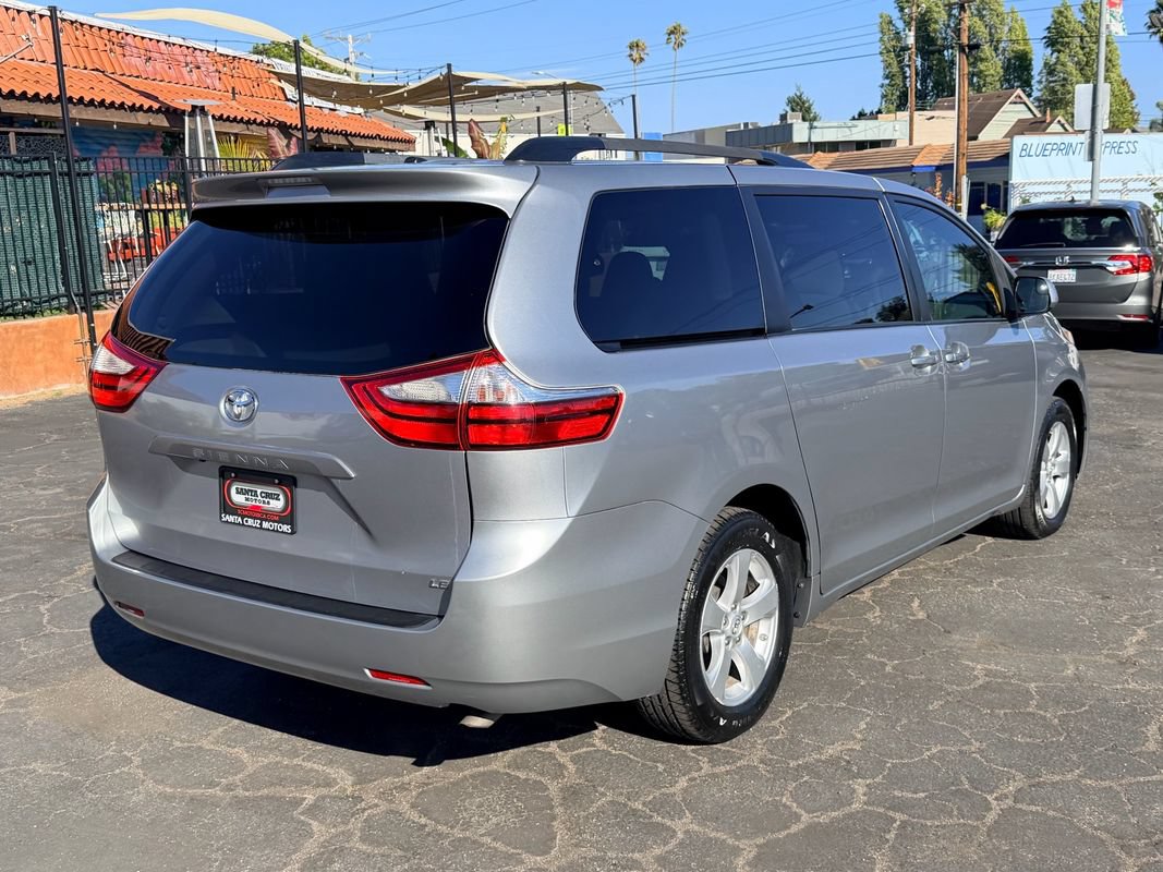 Used 2017 Toyota Sienna LE FWD image 5