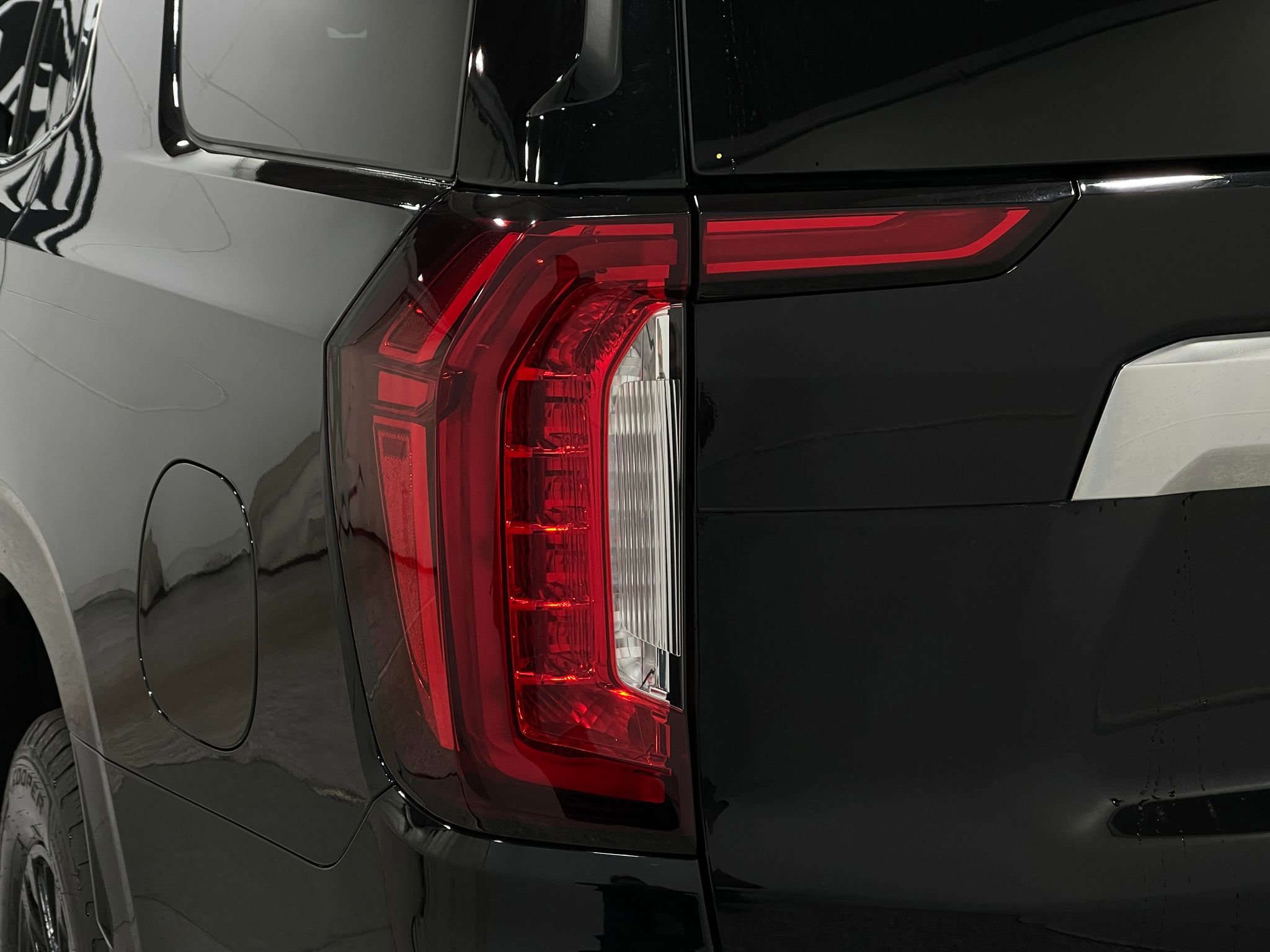 Used 2021 GMC Yukon Denali w/ Advanced Technology Package AWD/4WD image 36