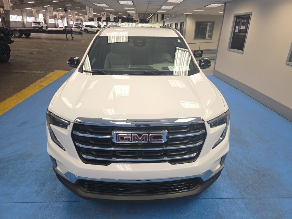 Certified 2026 GMC Acadia Elevation w/ Elevation Premium Package FWD image 7