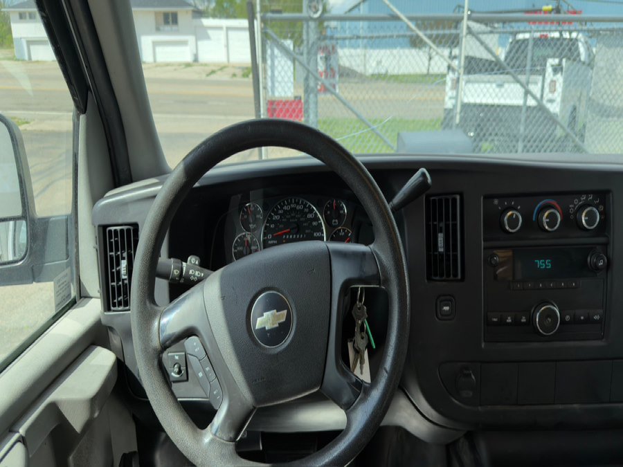 Used 2008 Chevrolet Express 3500 RWD image 16