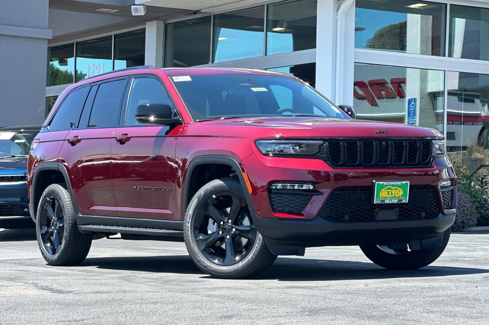 New 2025 Jeep Grand Cherokee Limited w/ Luxury Tech Group II image 2