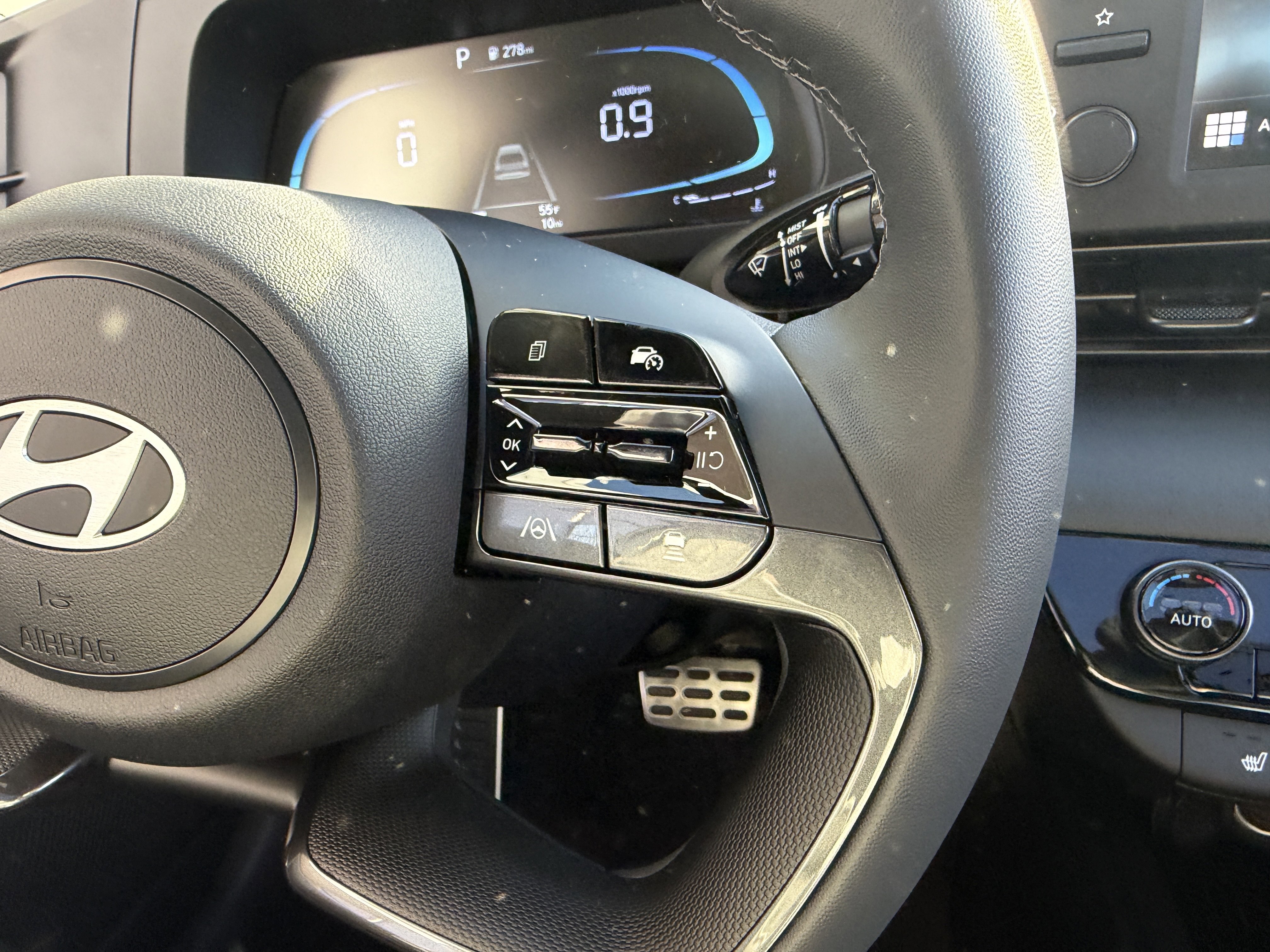New 2026 Hyundai Elantra SEL Sport FWD image 27