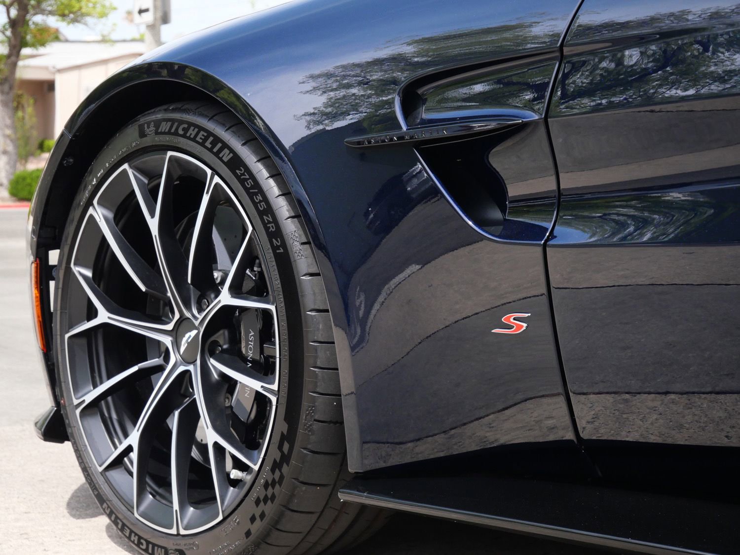 New 2026 Aston Martin V8 Vantage S RWD image 9