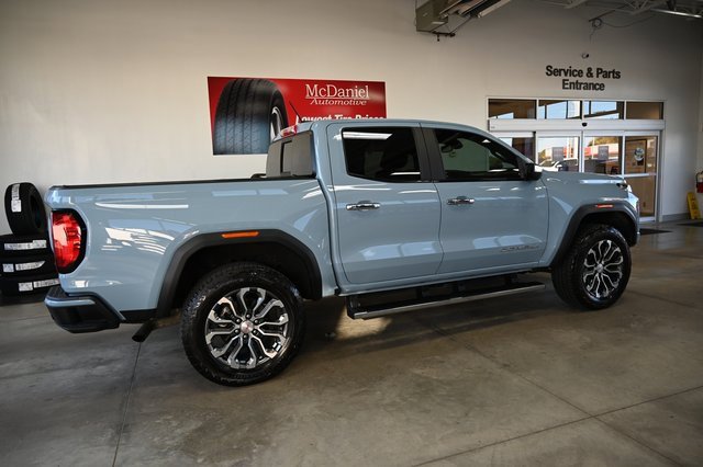 Used 2025 GMC Canyon Denali image 6