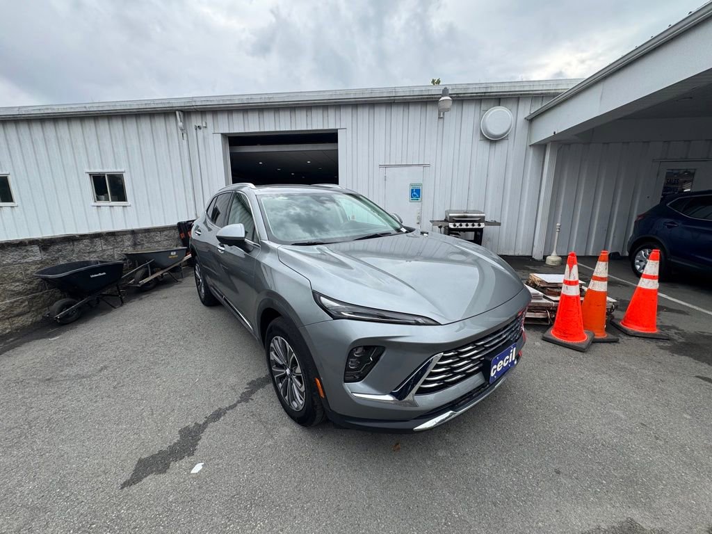 Used 2025 Buick Envision Preferred image 7