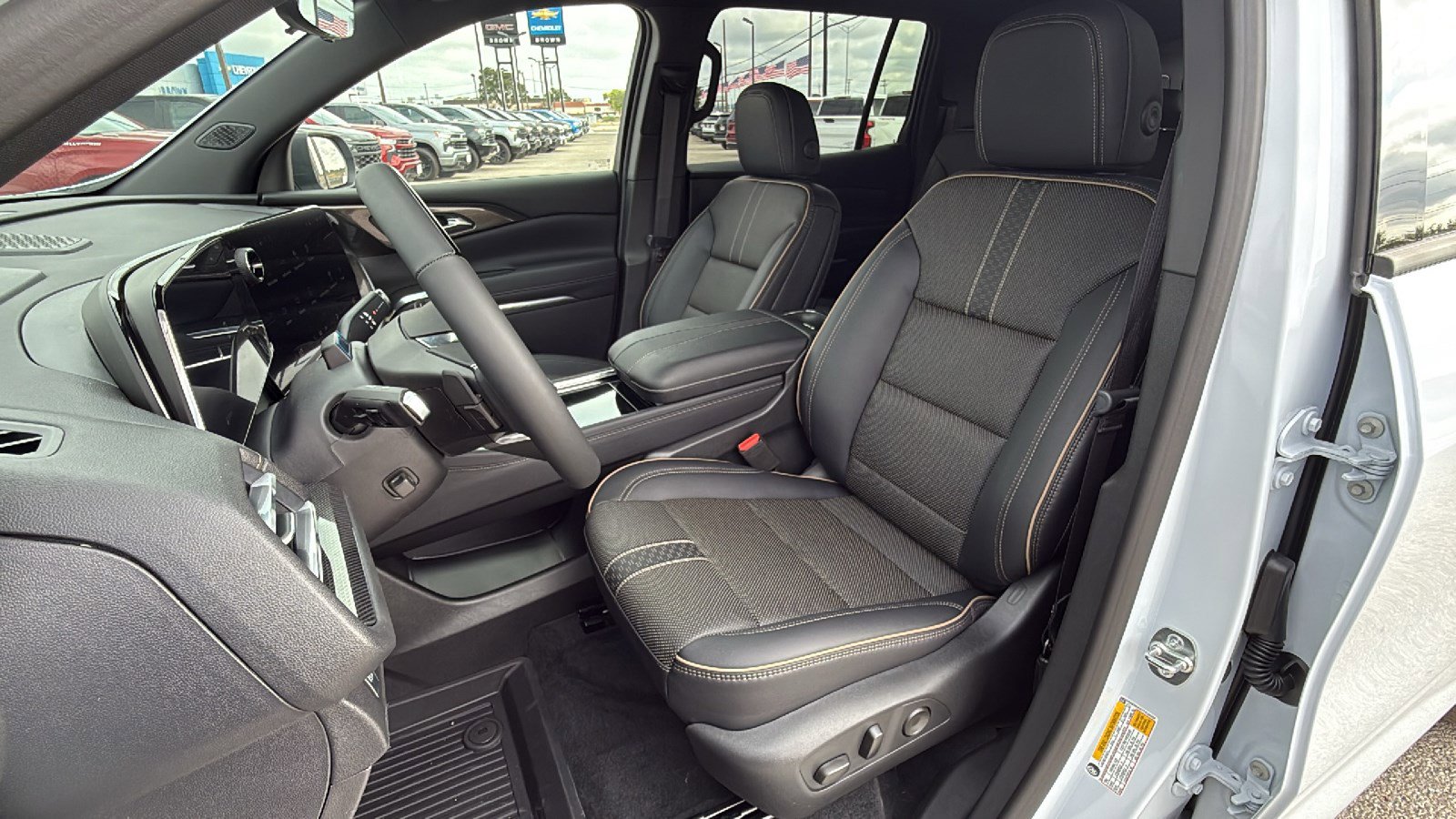 New 2026 Chevrolet Traverse High Country w/ LPO, Floor Liner Package image 12