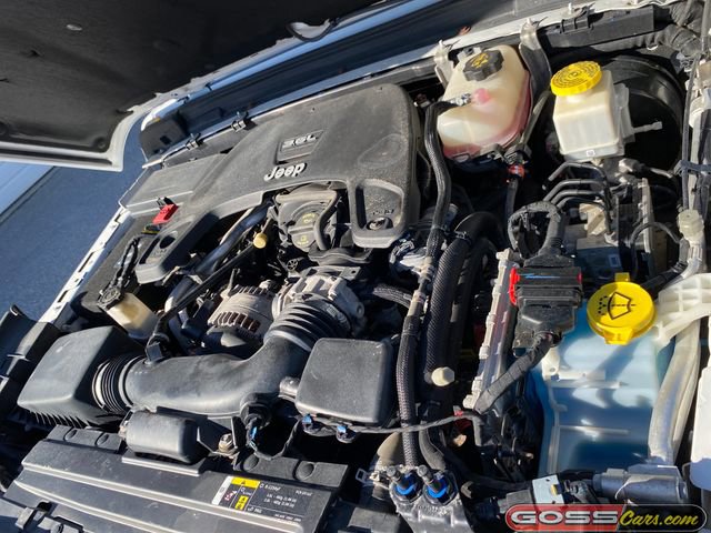 Certified 2020 Jeep Gladiator Overland w/ Cold Weather Group image 26