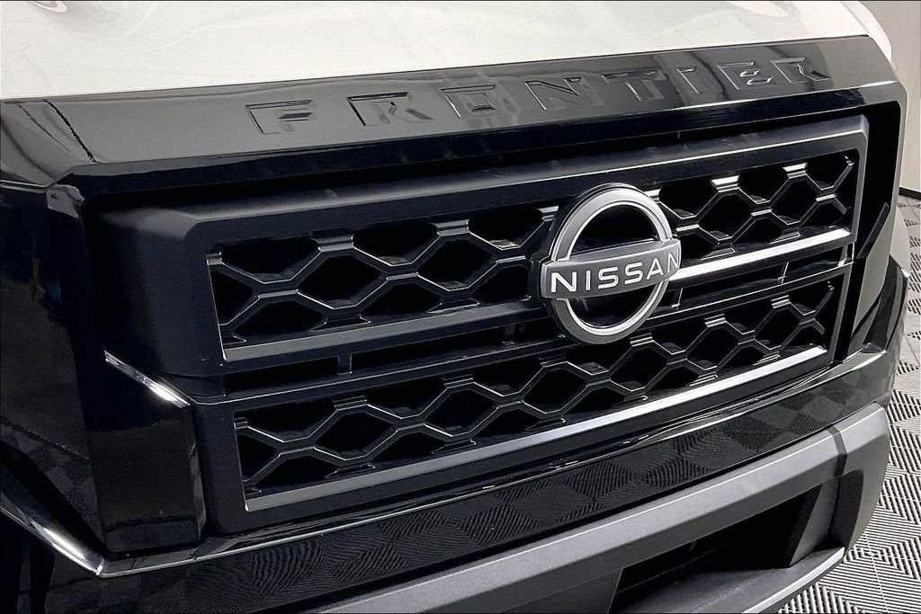 Certified 2024 Nissan Frontier SV w/ Hardbody Edition image 39