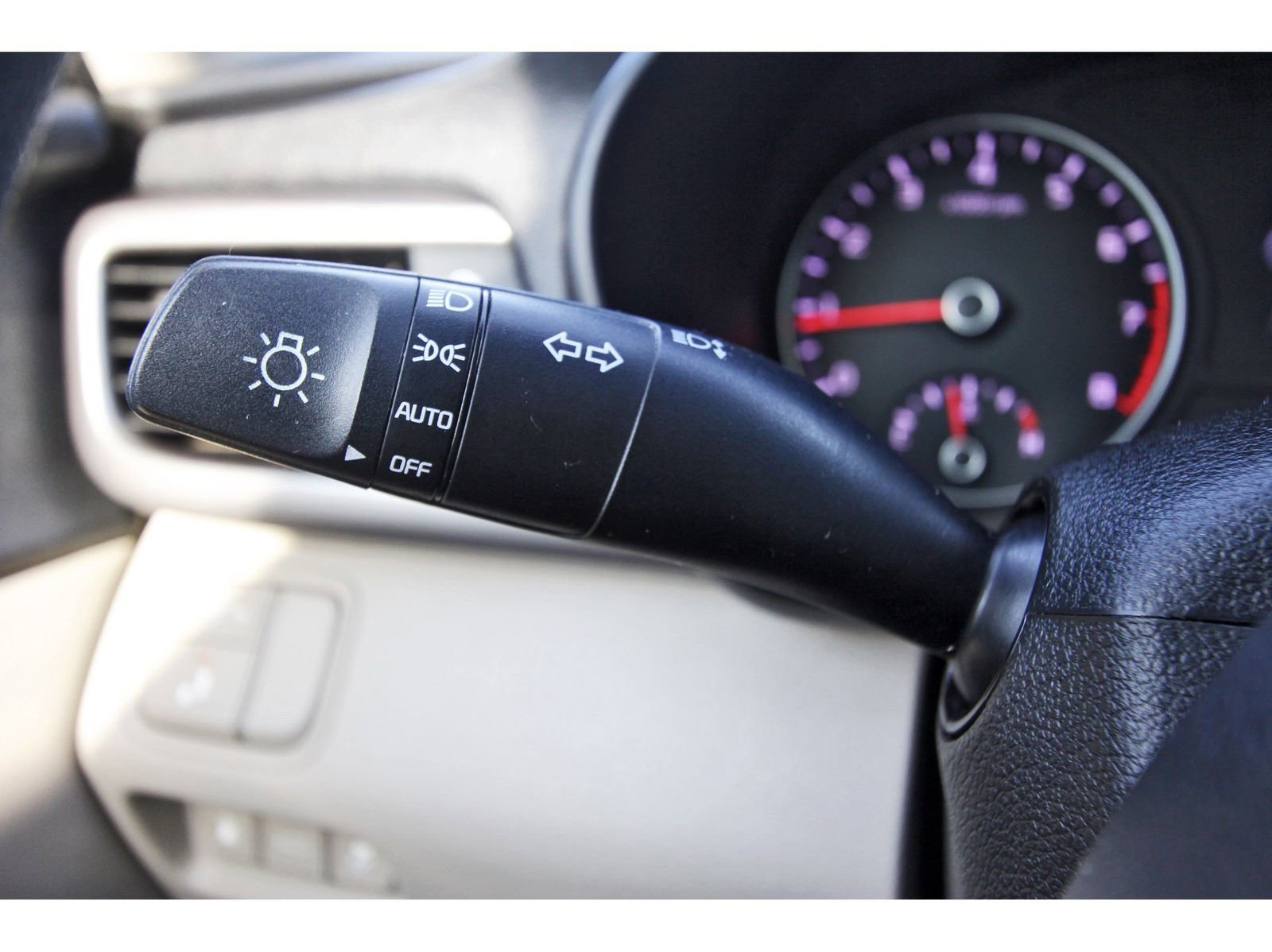 Used 2018 Kia Optima LX FWD image 19