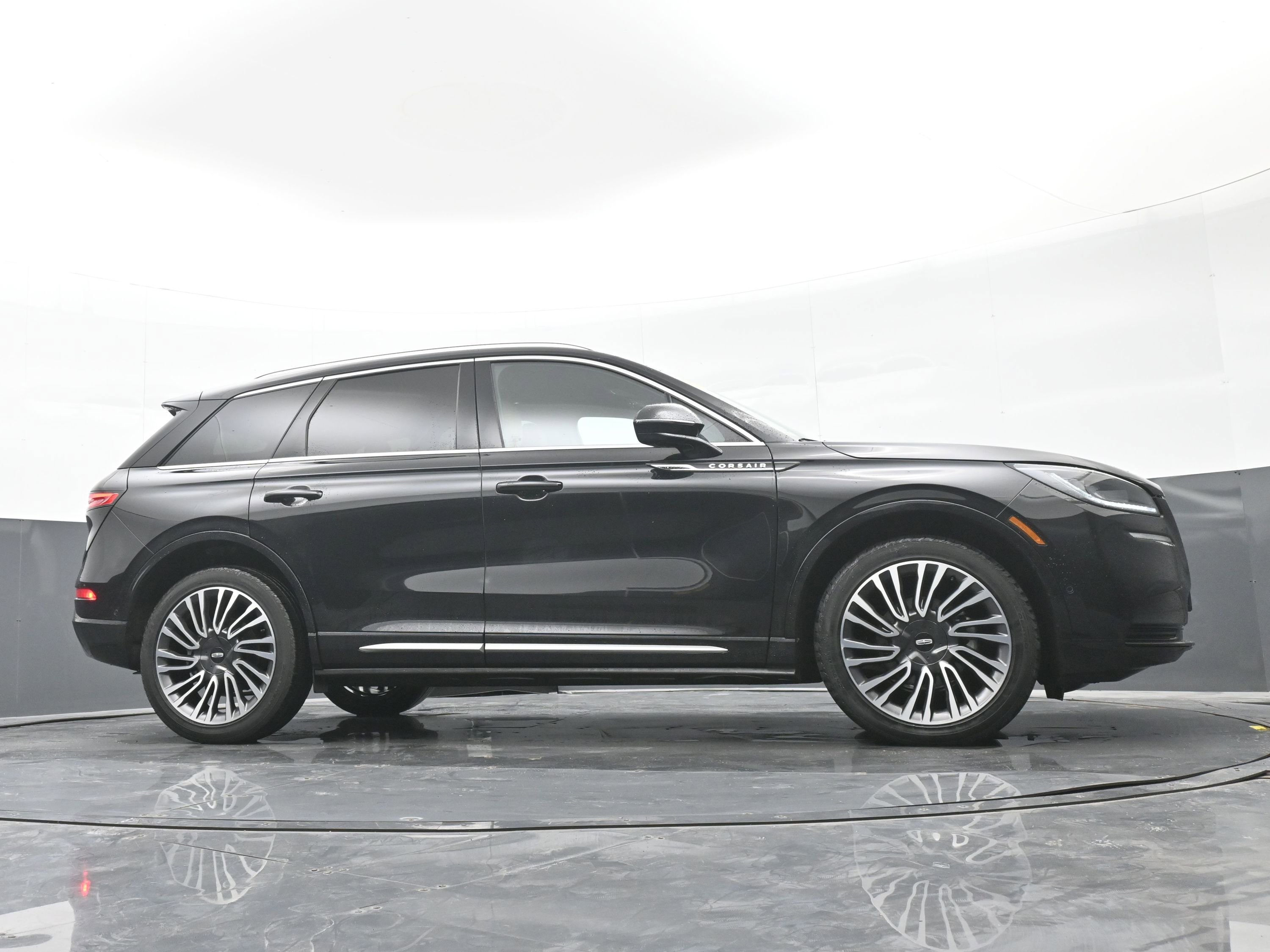 Used 2022 Lincoln Corsair Reserve w/ Equipment Group 201A image 40