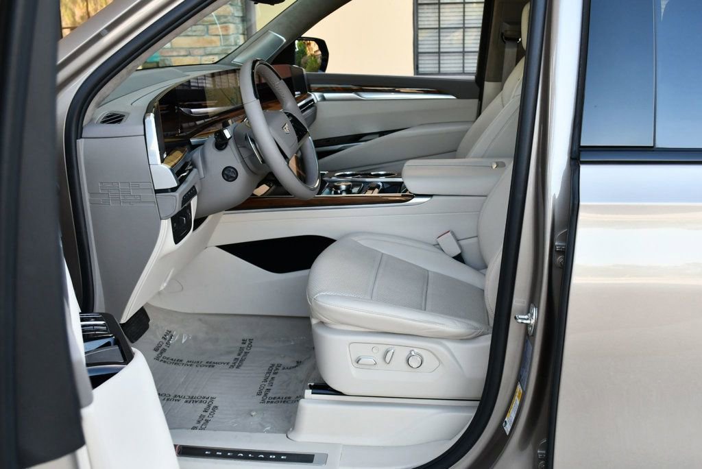 Used 2025 Cadillac Escalade Sport Platinum w/ LPO, ONYX Package image 49