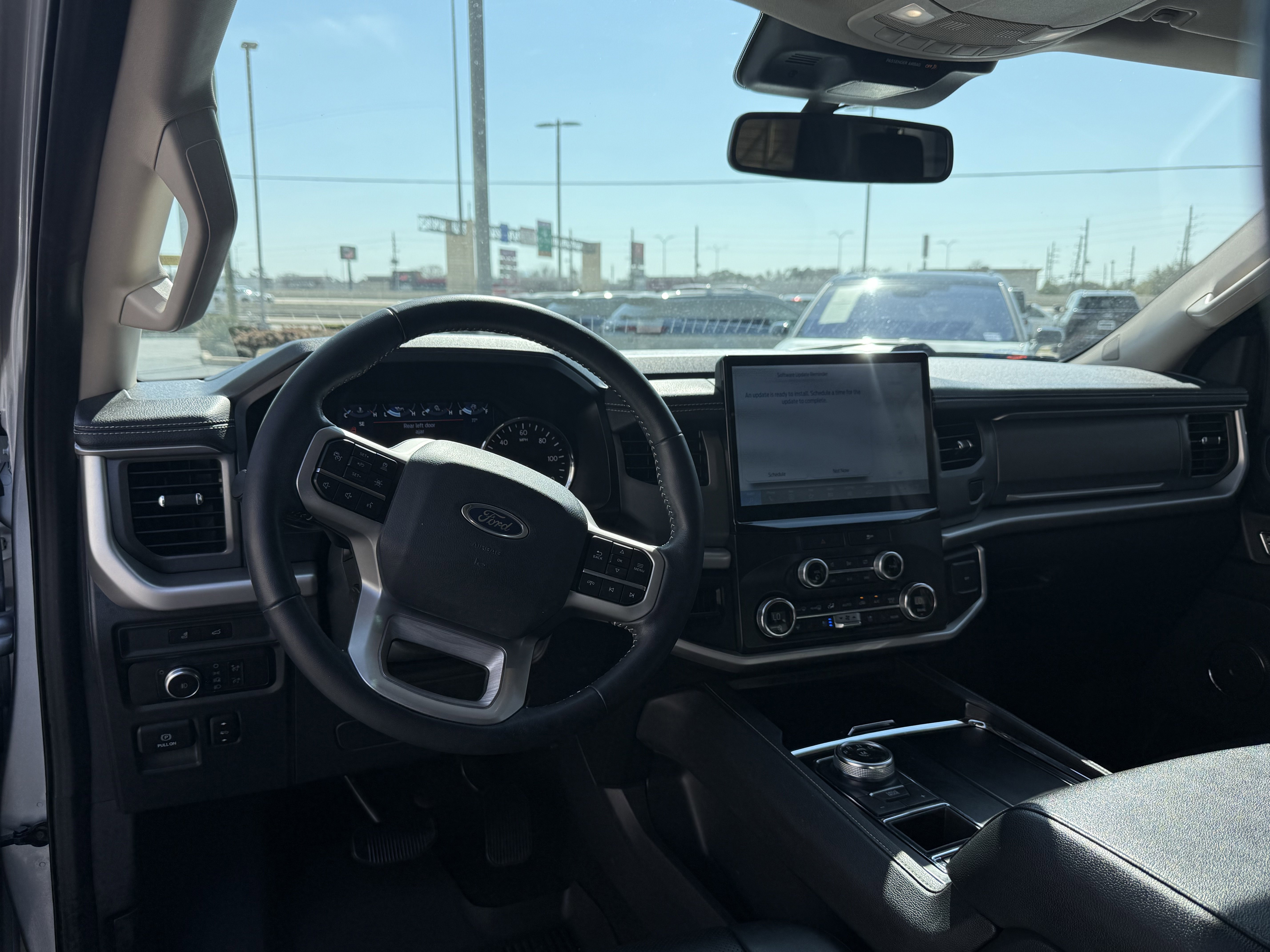 Used 2022 Ford Expedition Max XLT image 17