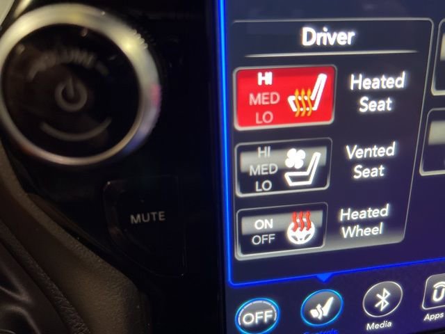 Used 2020 RAM 2500 Laramie w/ Night Edition image 41