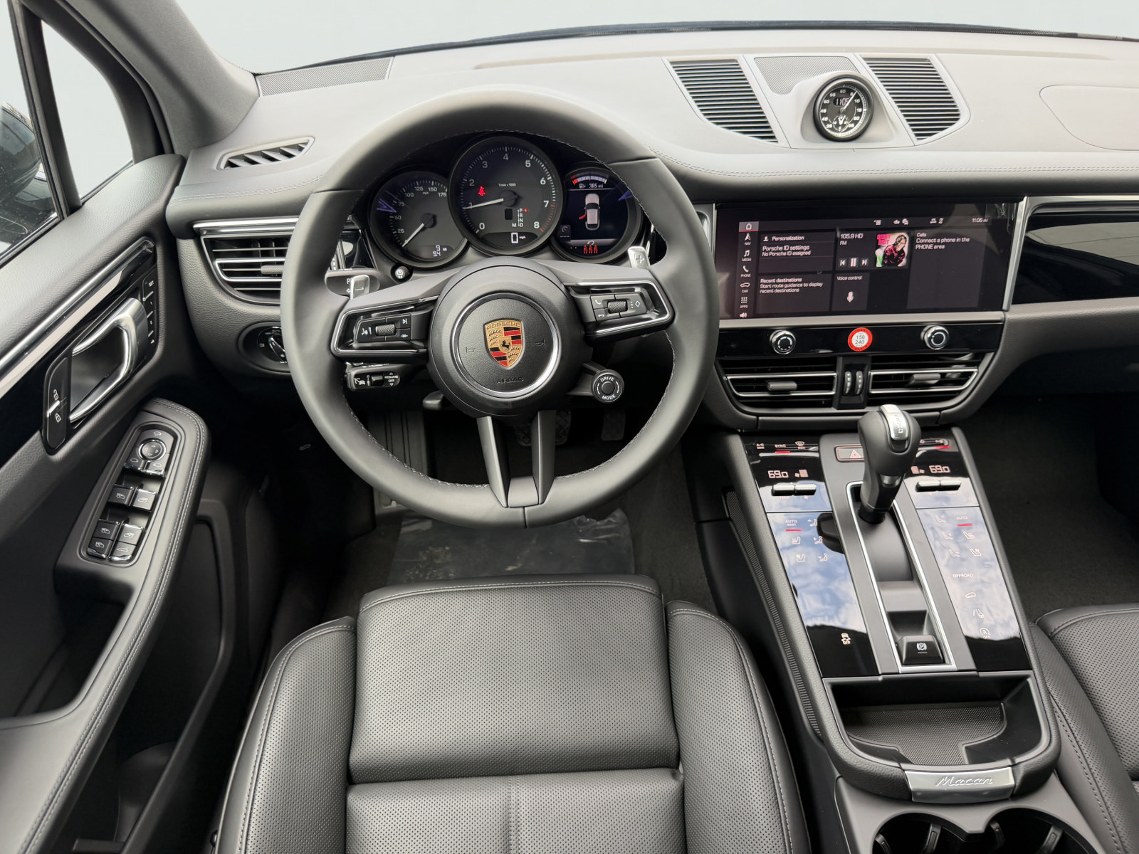 New 2026 Porsche Macan AWD/4WD image 16