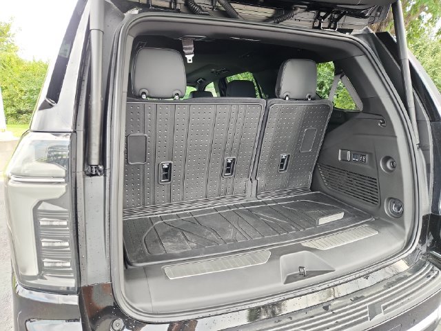 New 2026 Chevrolet Tahoe High Country AWD/4WD image 18