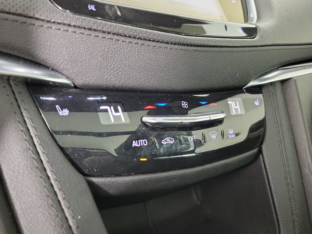 Used 2024 Cadillac XT6 Luxury w/ LPO, Floor Liner Package AWD/4WD image 30
