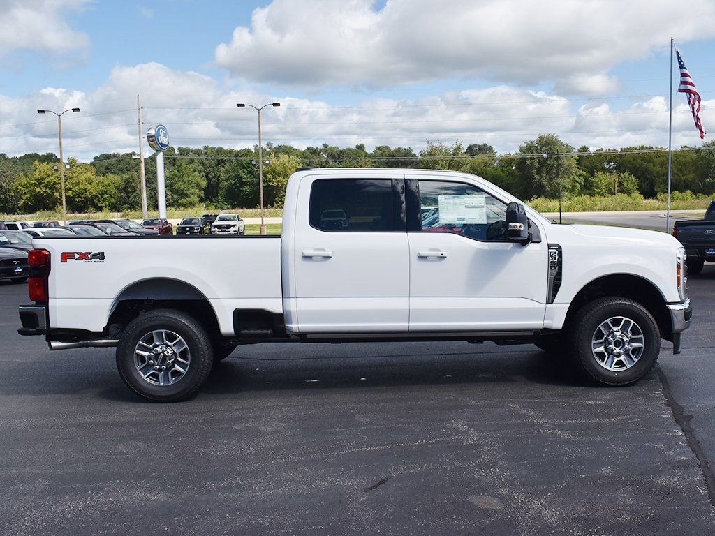 New 2026 Ford F350 Lariat w/ FX4 Off-Road Package image 13