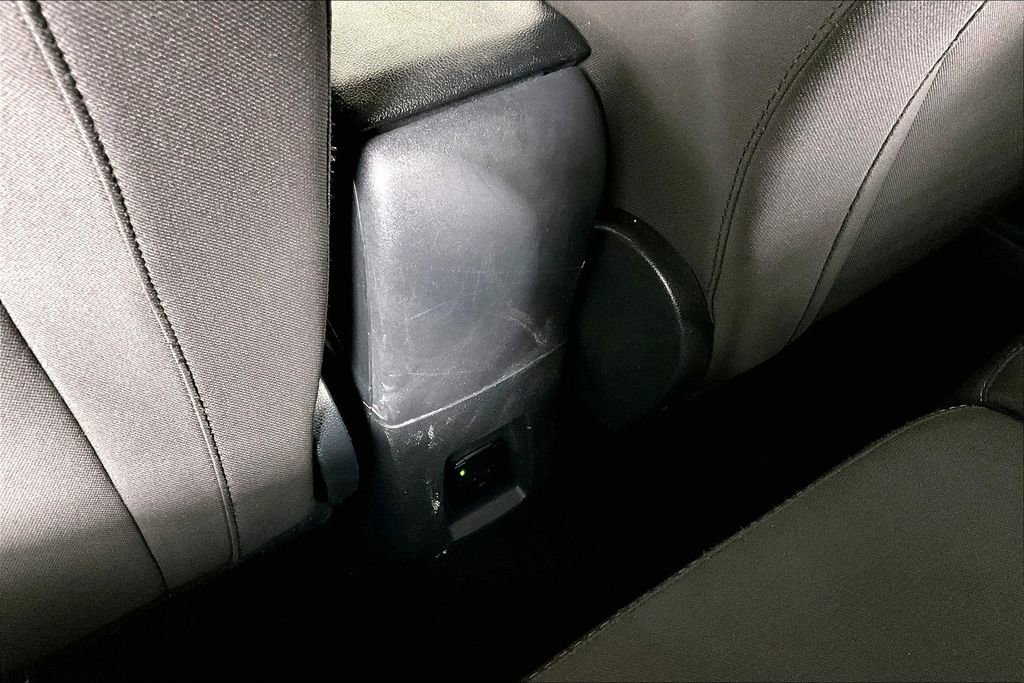 Used 2019 Ford EcoSport SE w/ SE Convenience Package image 34