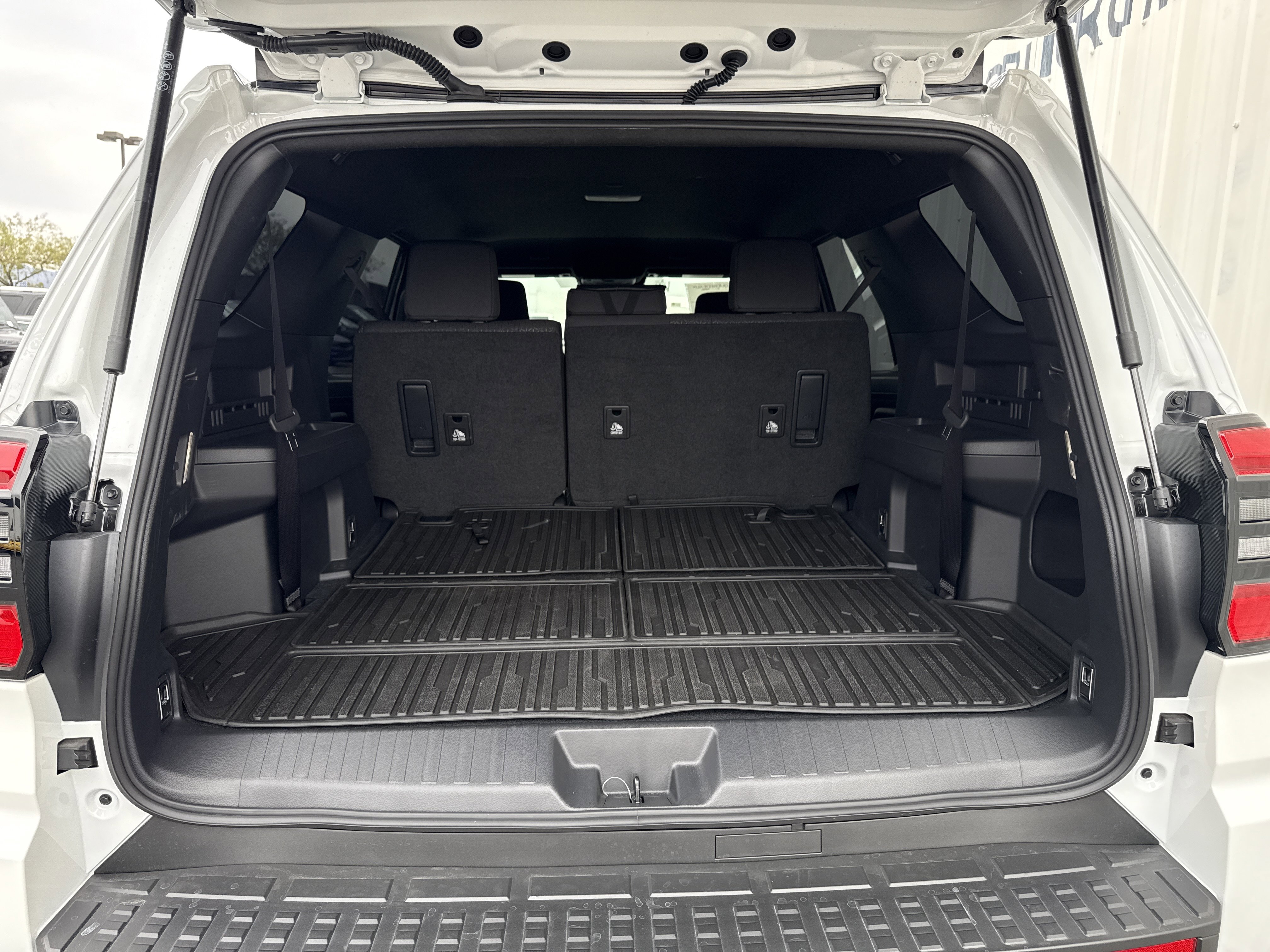 Used 2025 Toyota 4Runner SR5 image 9