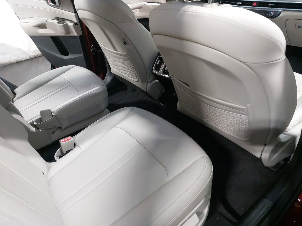 Used 2024 Kia Sorento SX image 11