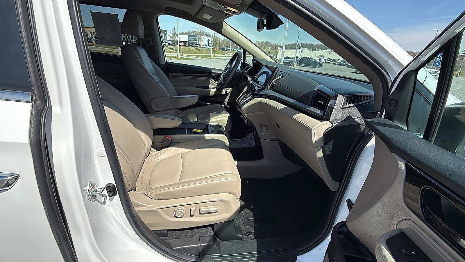 Used 2024 Honda Odyssey Touring image 17