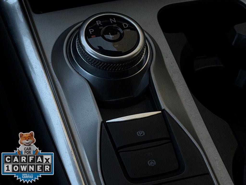 Used 2024 Ford Explorer Limited AWD/4WD image 17