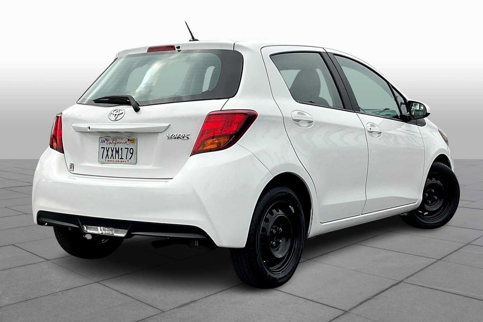 Used 2015 Toyota Yaris L FWD image 11