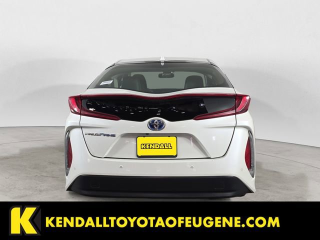 Used 2017 Toyota Prius Prime Advanced image 4