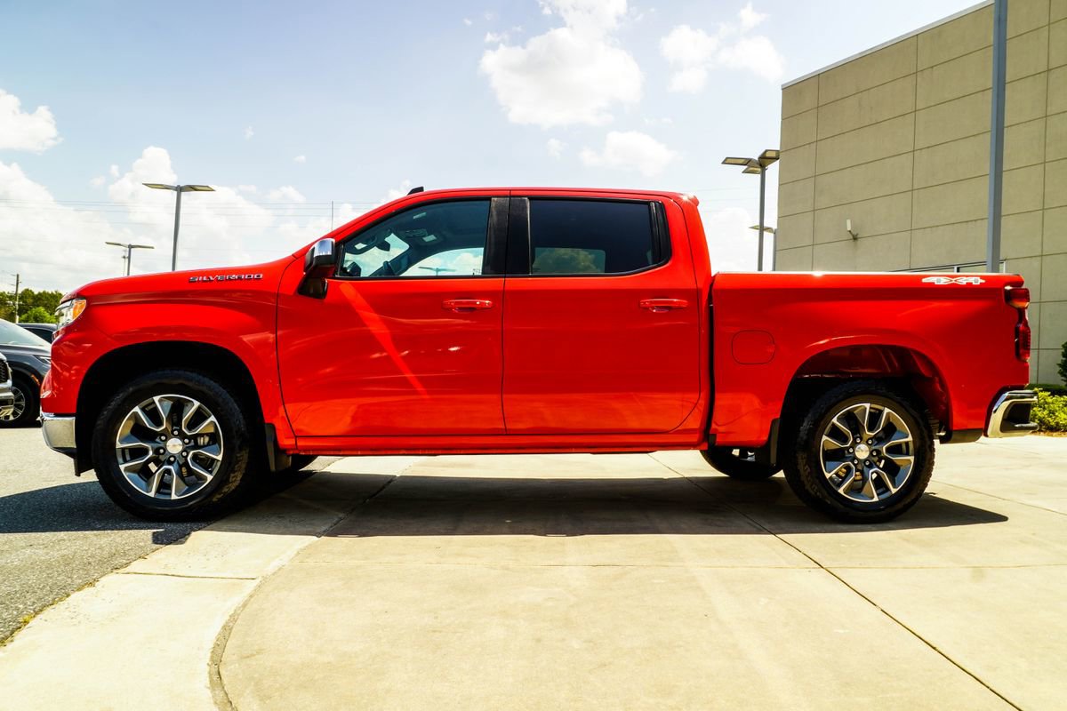 Used 2023 Chevrolet Silverado 1500 LT AWD/4WD image 9