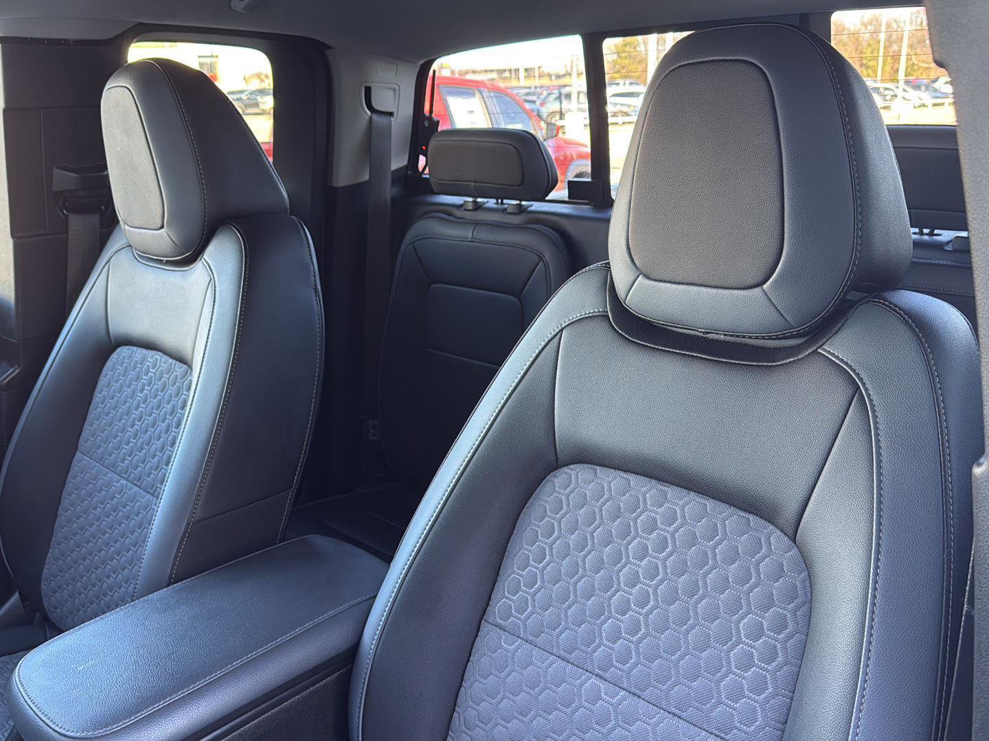Used 2018 Chevrolet Colorado Z71 image 16