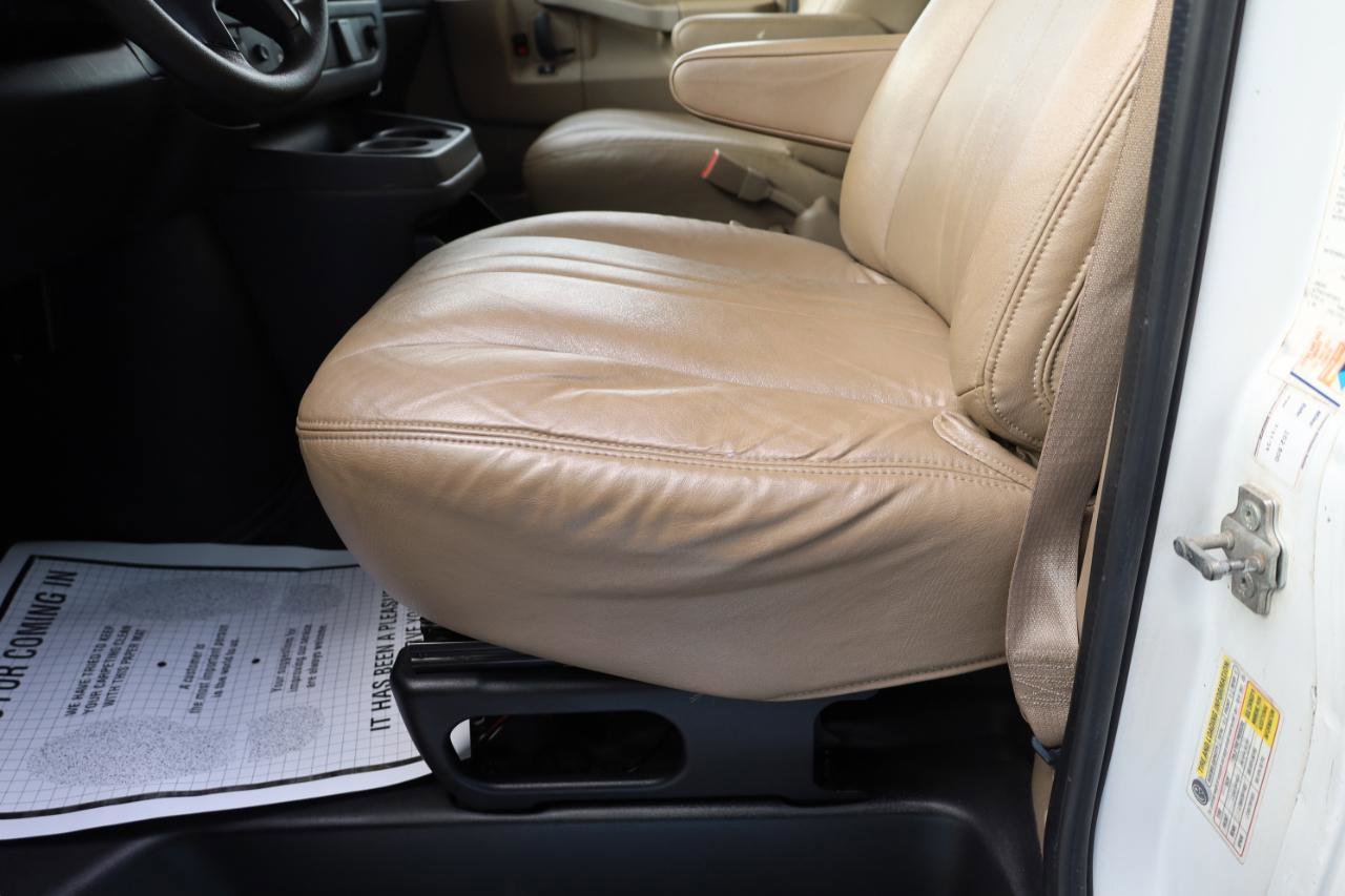 Used 2016 Chevrolet Express 2500 image 6