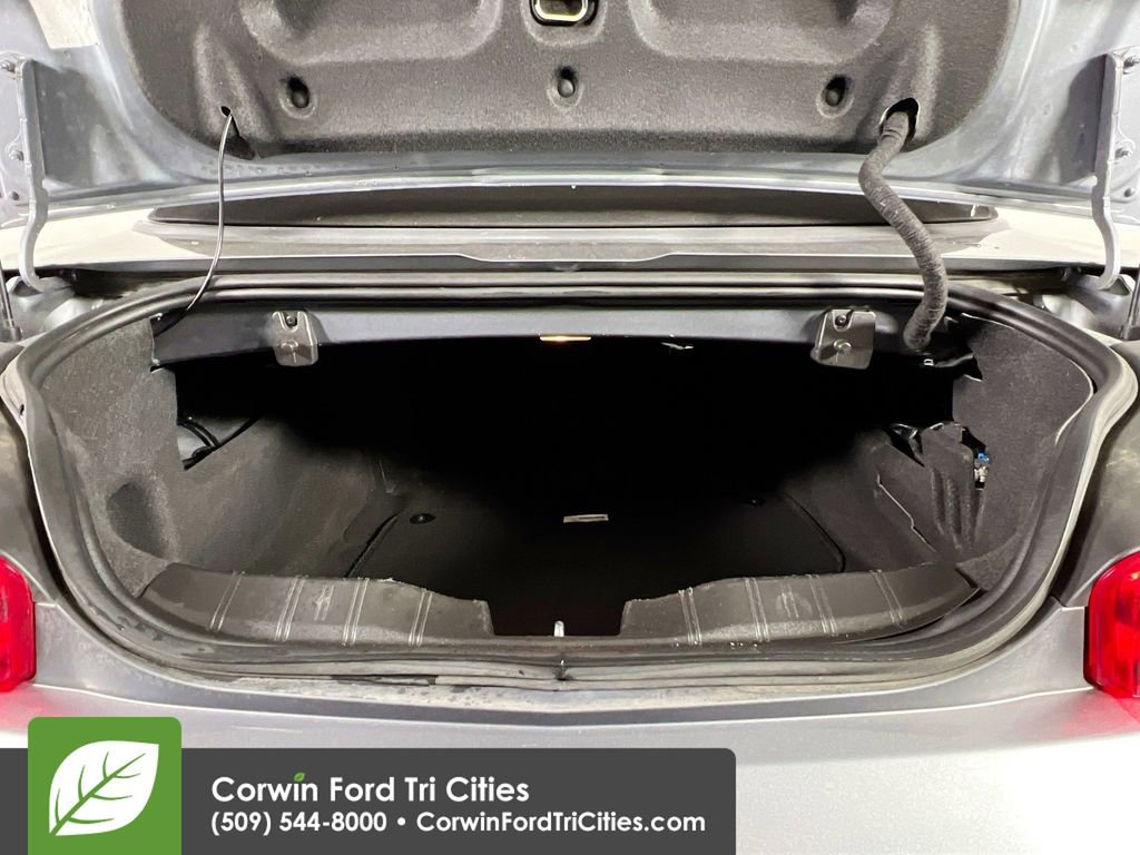 Used 2020 Chevrolet Camaro LT RWD image 13