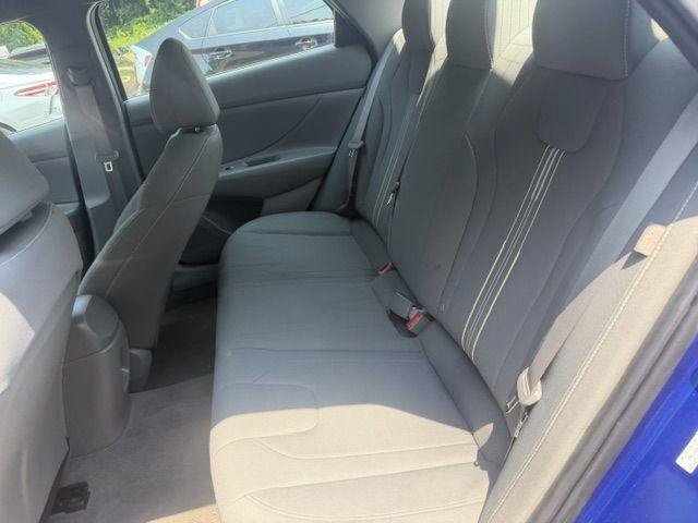 Used 2024 Hyundai Elantra SEL FWD image 13
