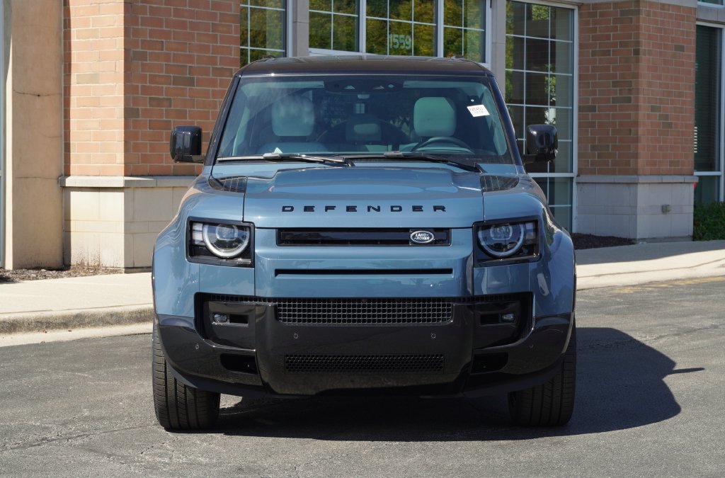 New 2026 Land Rover Defender 110 X-Dynamic SE AWD/4WD image 4