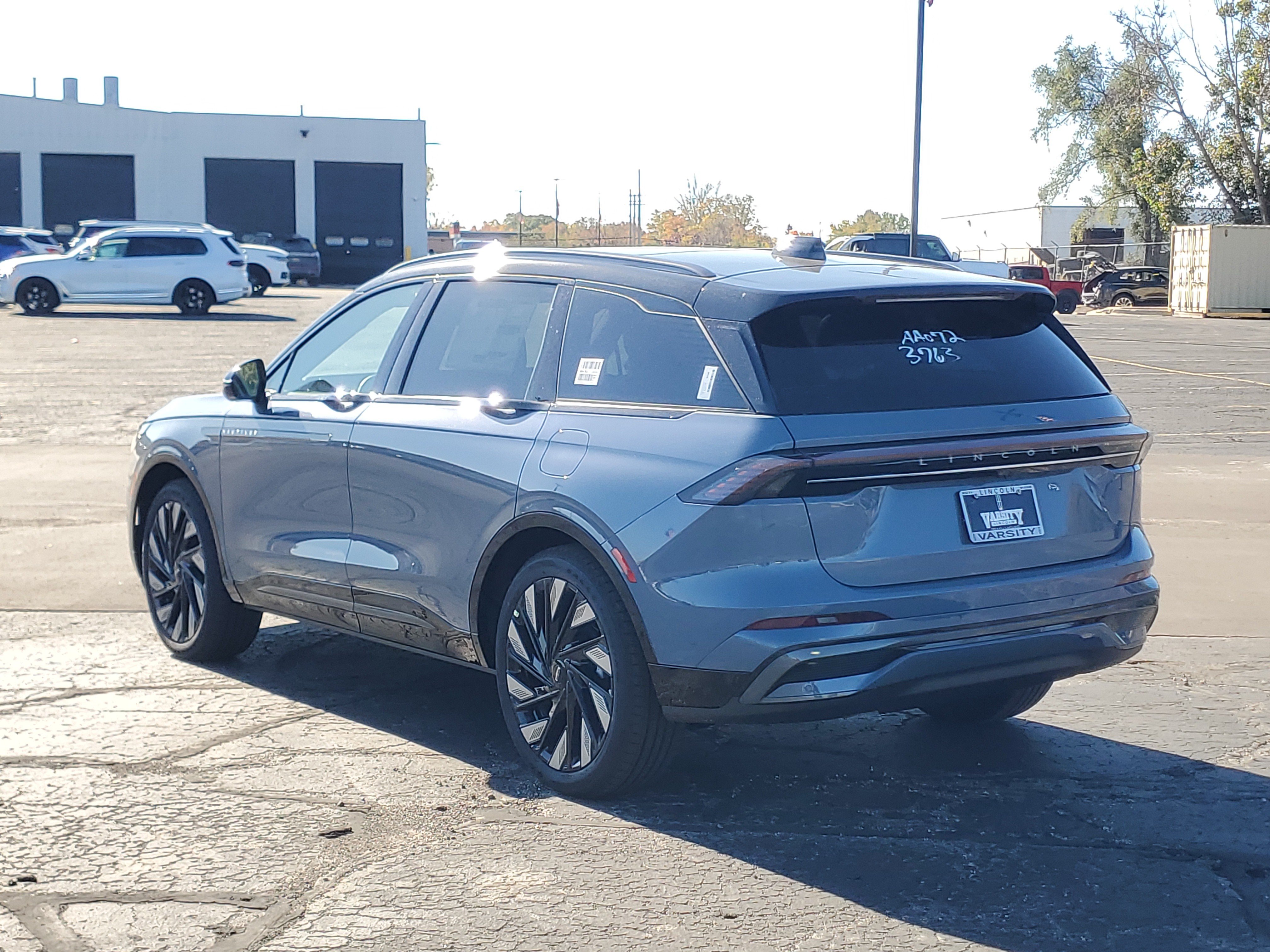 New 2026 Lincoln Nautilus Reserve AWD/4WD image 3