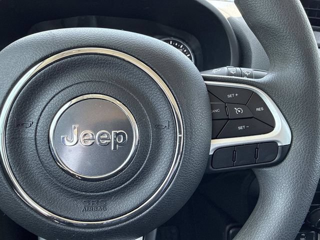 Used 2023 Jeep Renegade Latitude AWD/4WD image 16