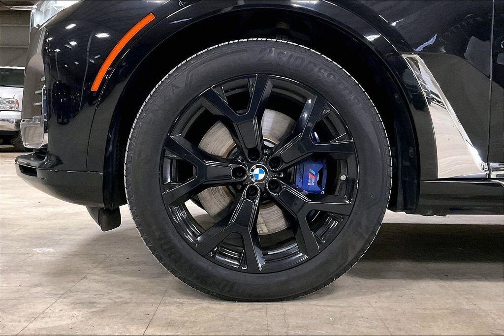 Used 2019 BMW X7 xDrive40i w/ Cold Weather Package image 9