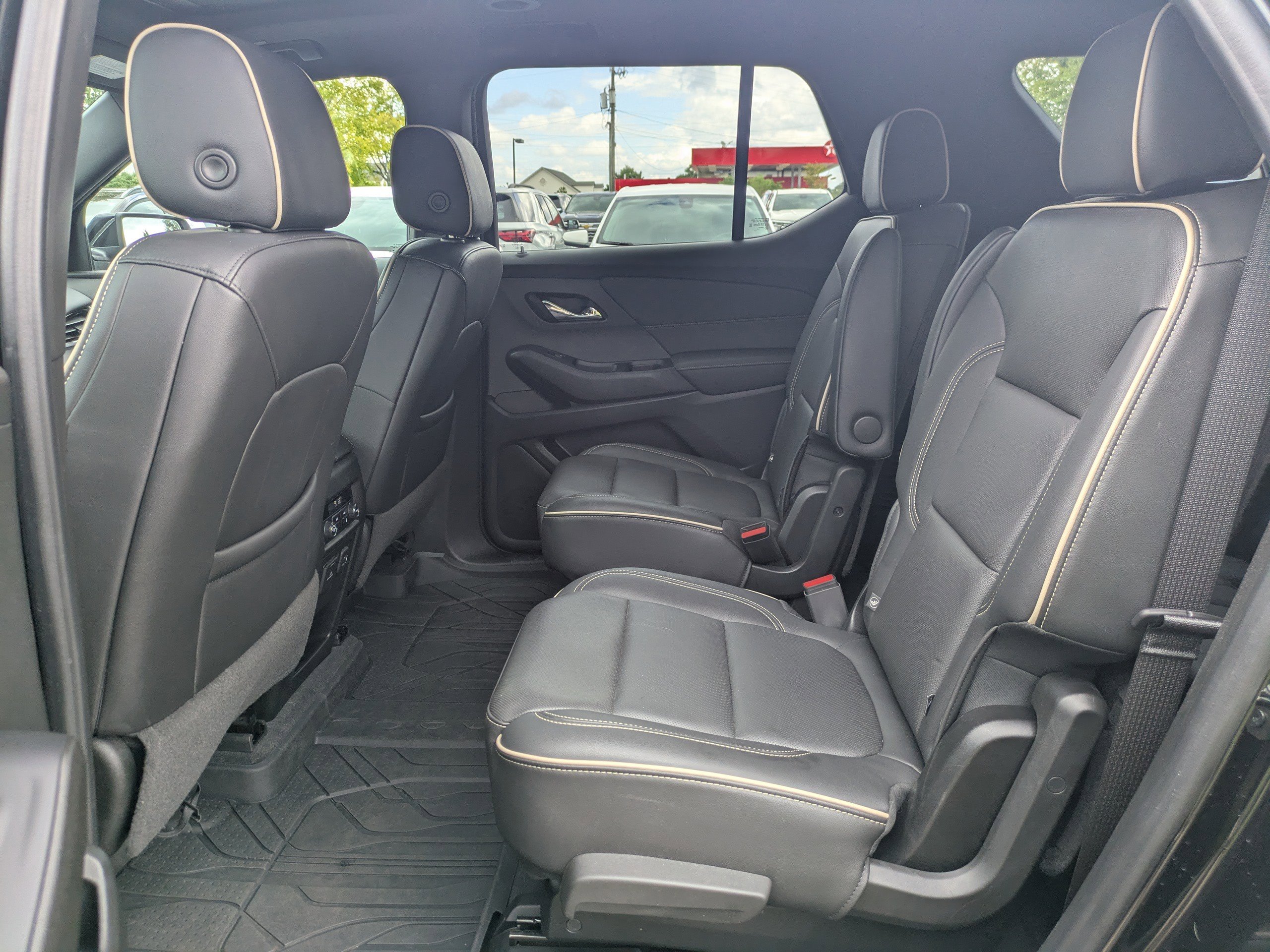 Used 2022 Chevrolet Traverse Premier w/ LPO, Floor Liner Package image 16