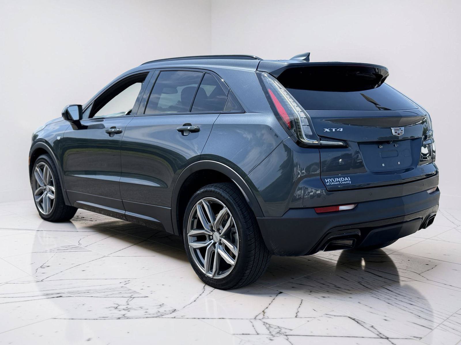Used 2019 Cadillac XT4 Sport FWD image 3