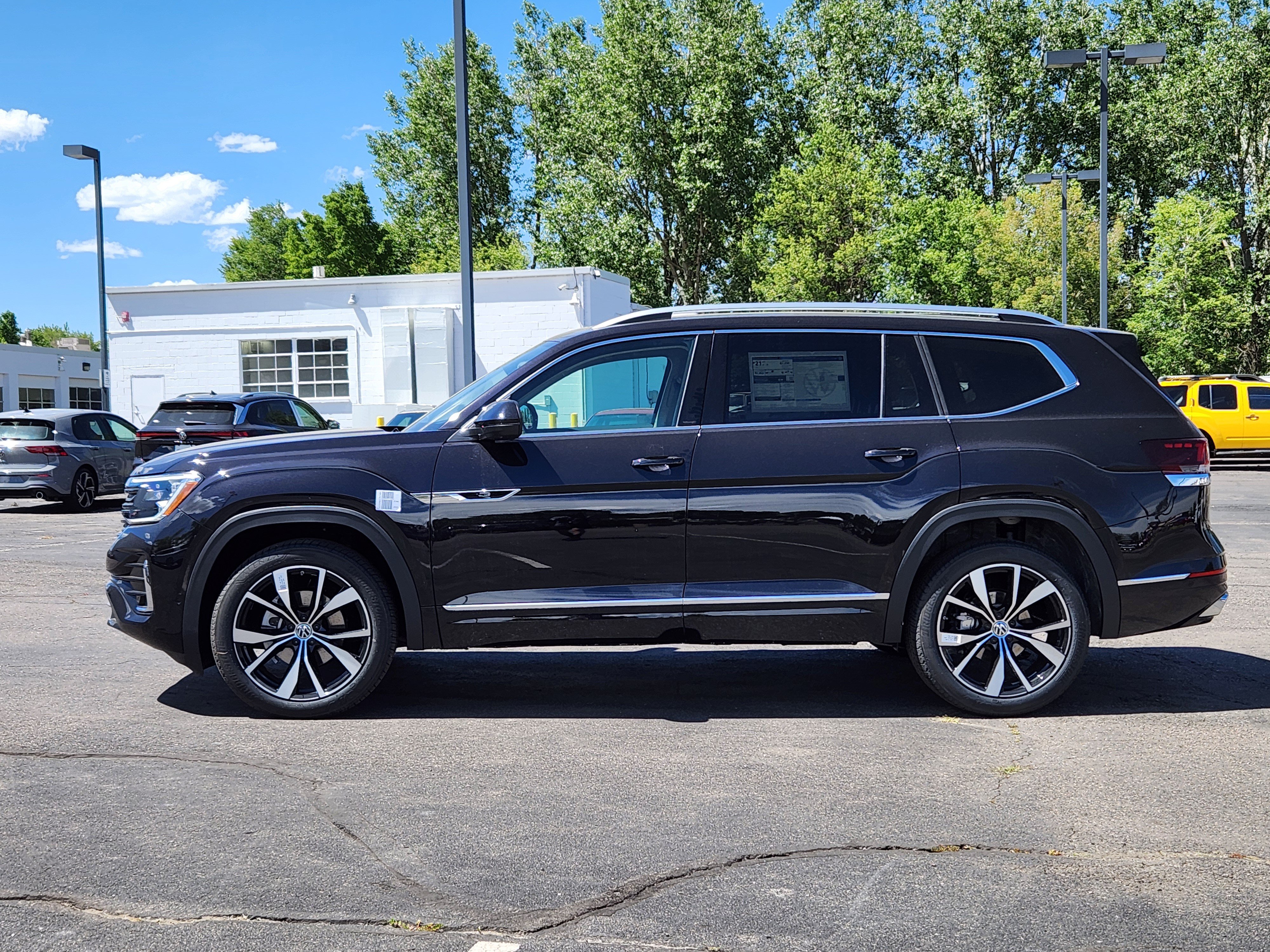 New 2026 Volkswagen Atlas SEL Premium R-Line AWD/4WD image 3