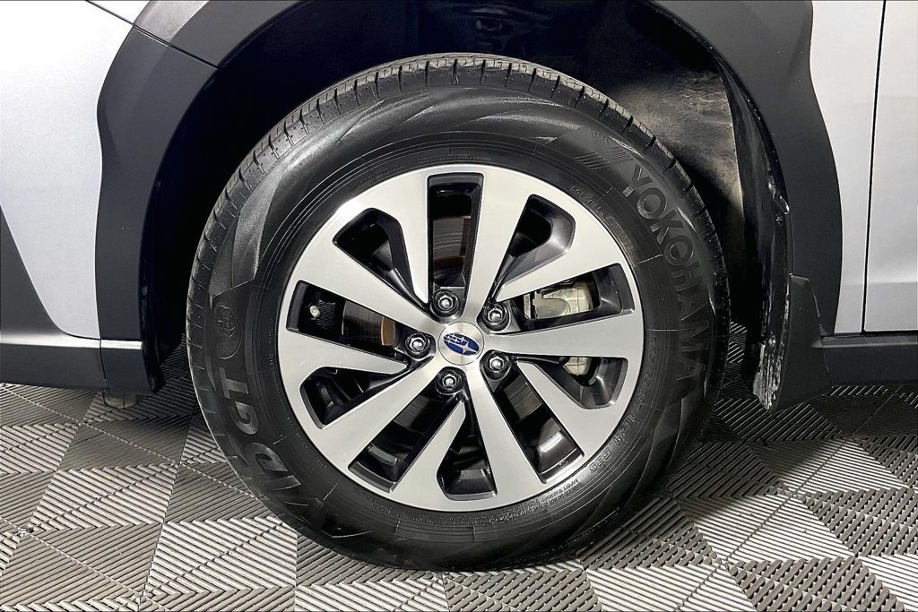 Used 2025 Subaru Outback Premium AWD/4WD image 10