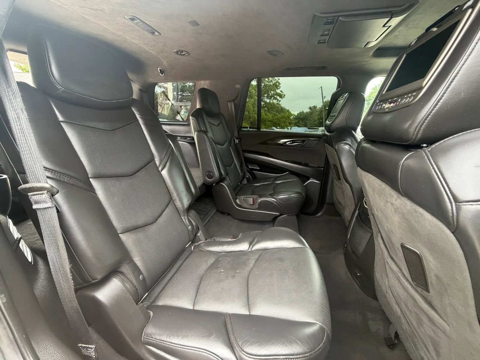 Used 2019 Cadillac Escalade Platinum AWD/4WD image 13