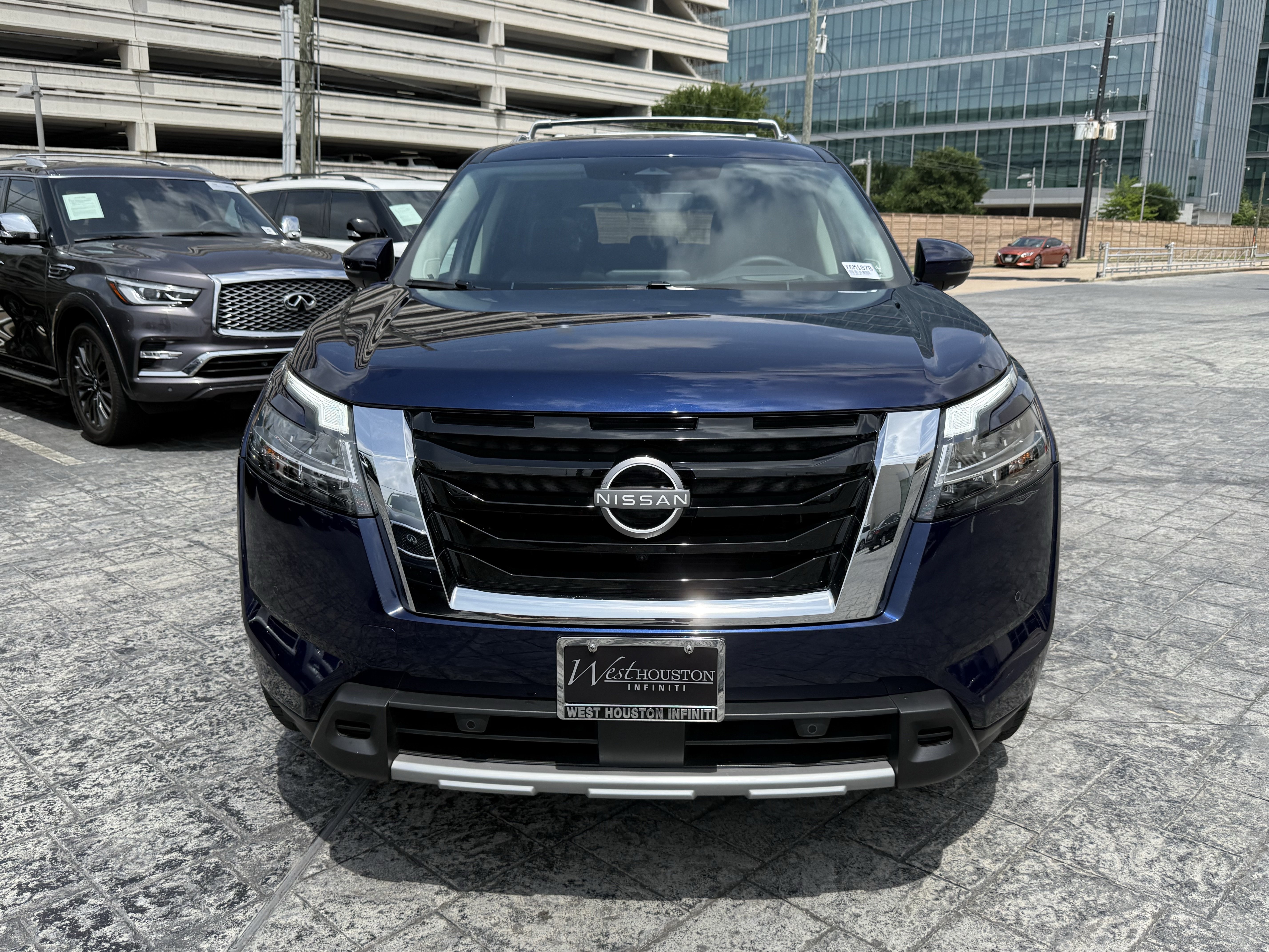 Used 2024 Nissan Pathfinder Platinum w/ Cargo Package FWD image 2