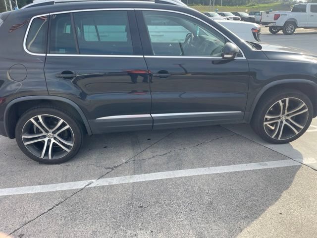 Used 2017 Volkswagen Tiguan SEL FWD image 42
