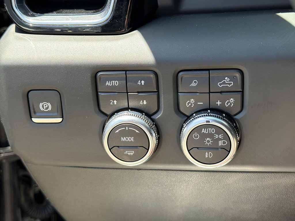 Used 2025 GMC Sierra 2500 Denali Ultimate AWD/4WD image 17