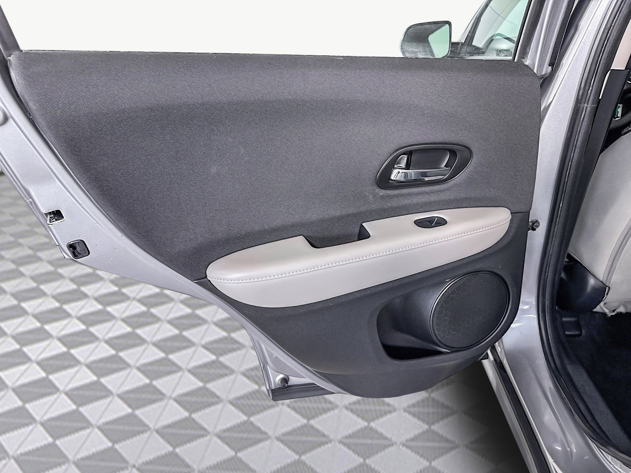 Used 2021 Honda HR-V LX image 25